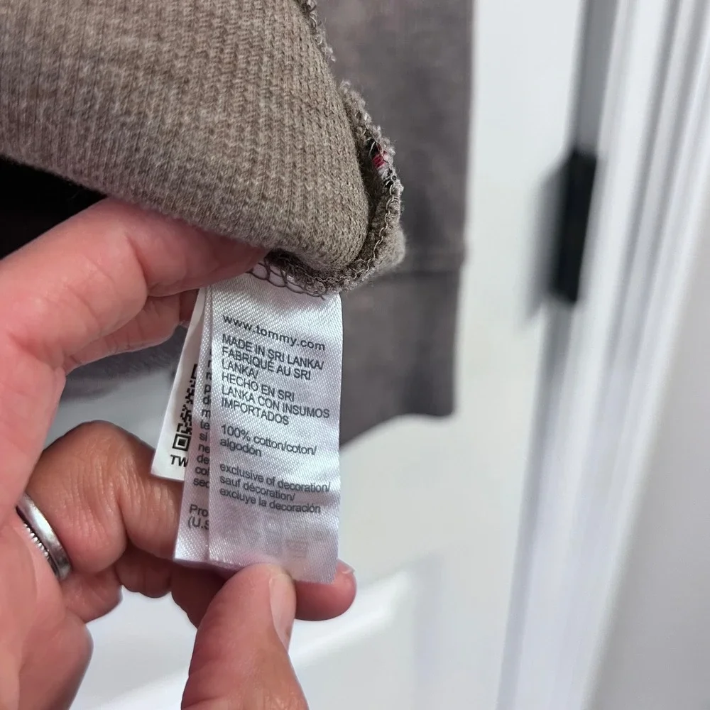 Tommy Hilfiger comfortable quarter